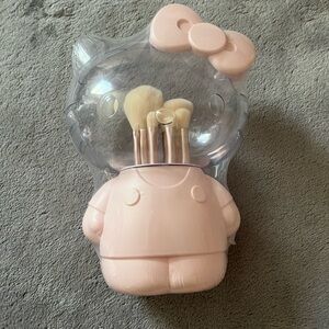 hello kitty make up brushes